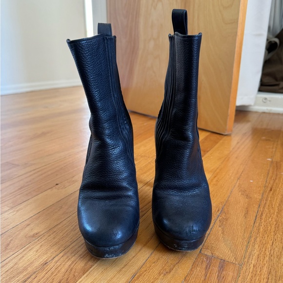 Gucci Leather Ankle Boot Heeled 6.5 - Picture 1 of 5